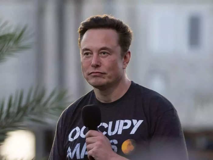 Elon Musk may produce 'alternative' smartphones to compete with Apple, Android