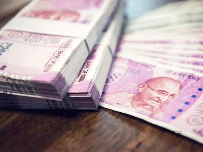 Rupee gains 34 paise to close at 81.38 against US dollar