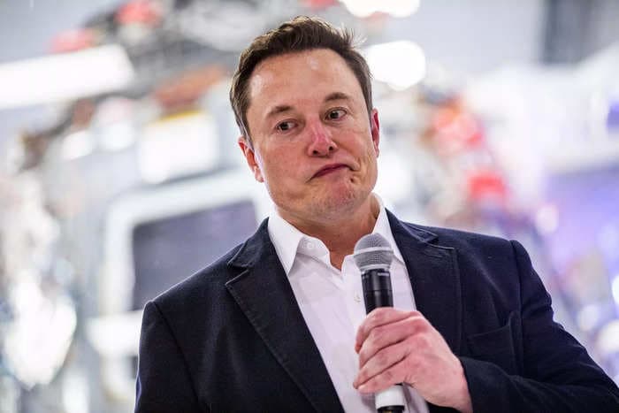 Elon Musk says he's confident Neuralink will be ready to put chips into human brains in the next 6 months