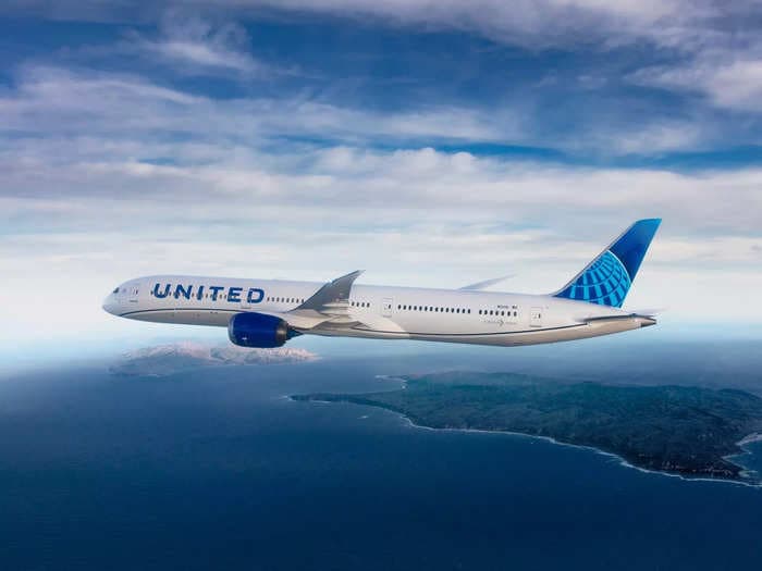 United just ordered a record-breaking 100 Boeing 787 Dreamliner aircraft, cementing the largest widebody order in US history