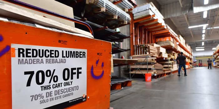 Lumber falls to a new 2022 low after homebuilder sentiment drops for the 12th month in a row