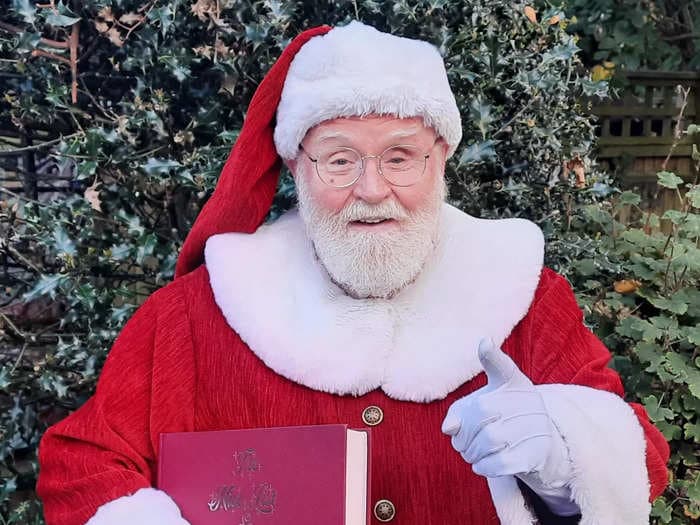 'Santa School' taught me how be a year-round professional Santa. Here's how I act with kids so they think I'm the real thing.