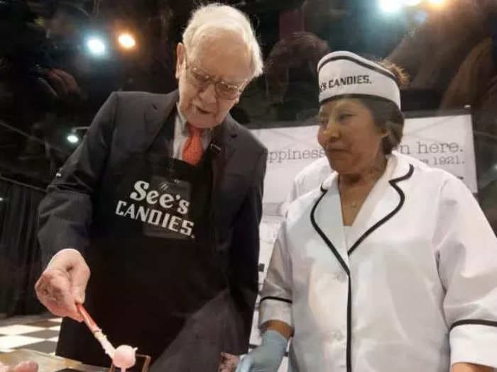 Warren Buffett's dream business is a little chocolate maker that's generated a 8,000% return for him. Here are 5 reasons why he loves See's Candies.