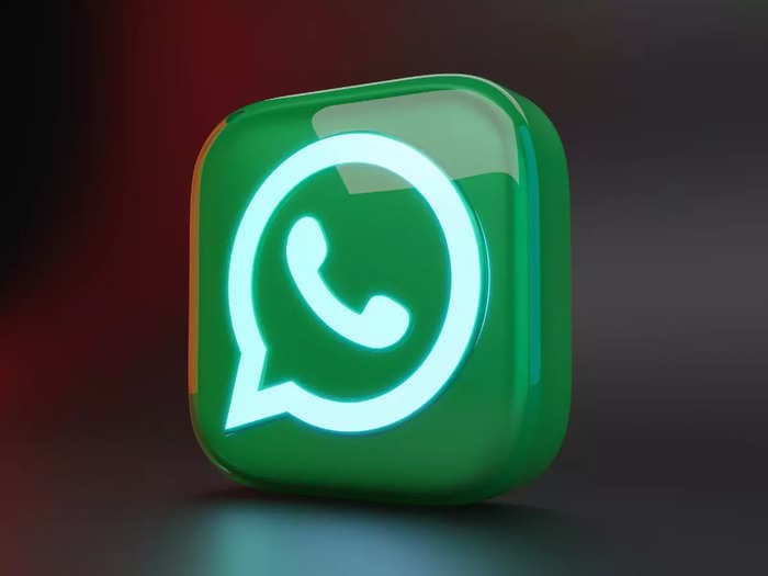 WhatsApp working on feature to let users report status updates