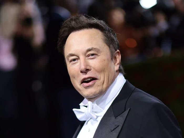 Elon Musk is surrounded by yes-men, and it's a recipe for disaster: 'The emperor has no clothes, but everybody's too afraid to tell him'