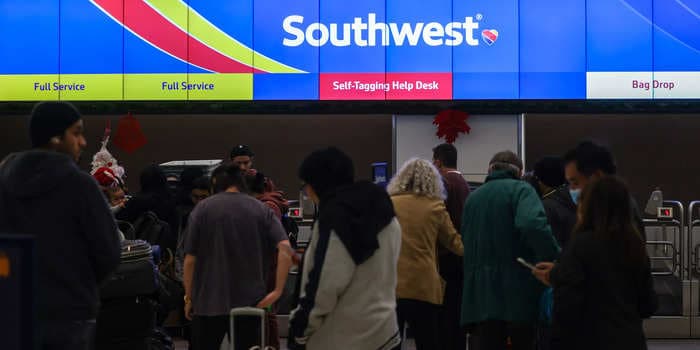 Video shows Southwest pilot handing out coffee to stranded passengers as airline faces widespread cancellations