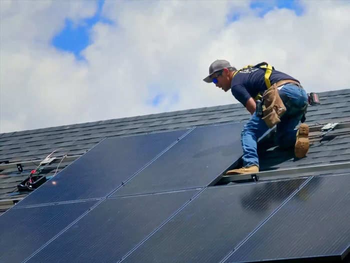 These Hollywood celebs and an NFL Hall of Famer want you to electrify your home to help solve the climate crisis