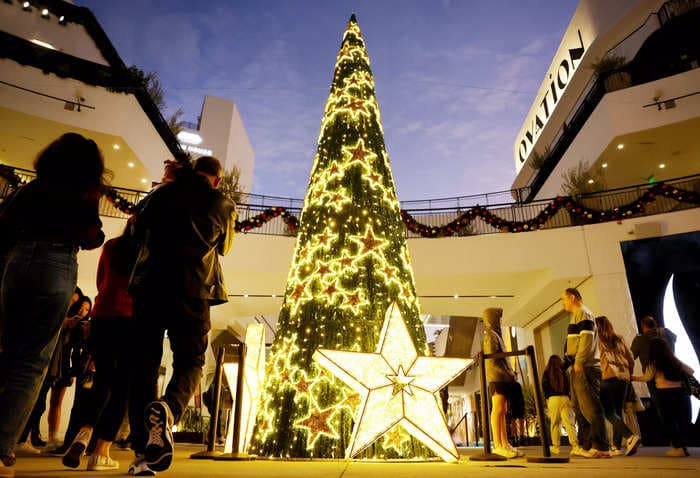 Holiday shoppers racked up tons of debt — but no one seems to be in a hurry to pay it back