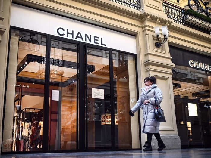 Here are 3 big luxury retail trends for 2023, according to experts