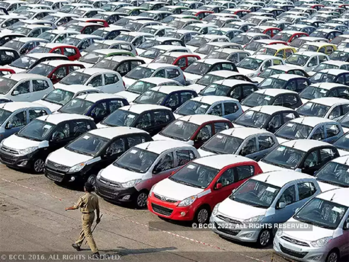 Domestic passenger vehicles sales rise 23 pc to record of 37.93 lakh units in 2022