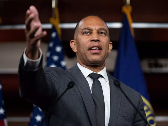 In apparent dig at McCarthy, Democrat Hakeem Jeffries nominated for speaker as a leader who does not 'grovel' to Trump