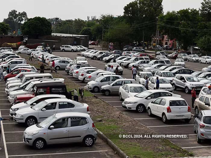 Total vehicle retail sales jump 15 pc to 2.11 crore units in 2022: FADA