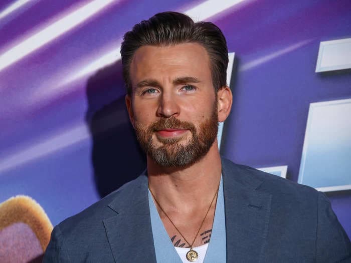Chris Evans confirms relationship with Alba Baptista with a cute Instagram video of pranks