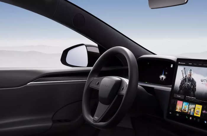 Tesla owners who just want a normal steering wheel on their Model S and Model X get their wish