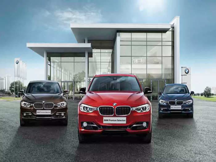 BMW recalls over 14K electric cars over software malfunction that may increase crash risk