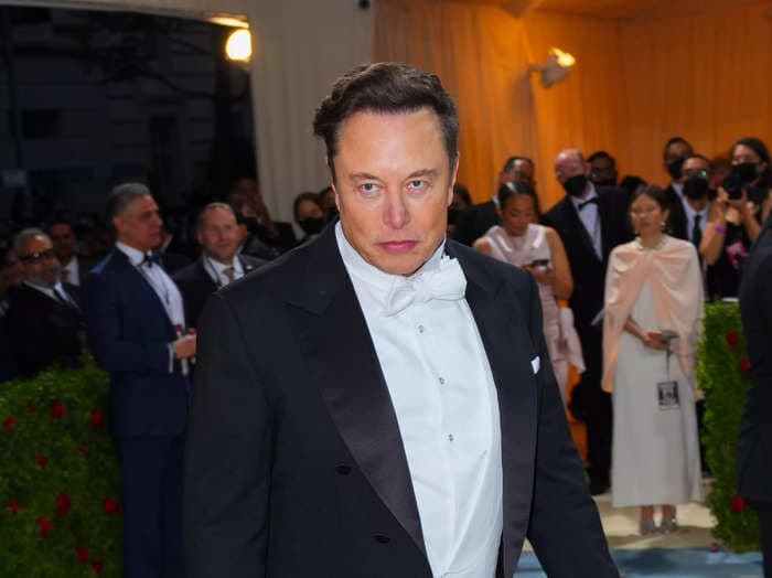 I performed magic tricks for Elon Musk at a PayPal reunion party. Here's what went down.