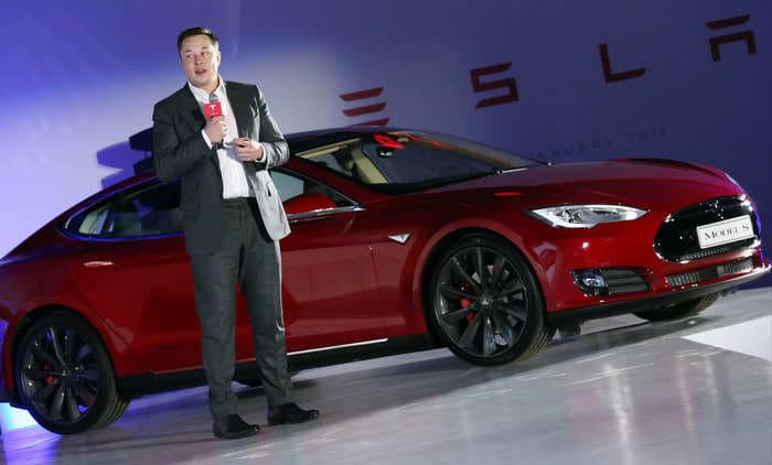 Paul Krugman says Elon Musk's Tesla can never be a 'profit machine' like Apple, because there's no scope for that in the car industry