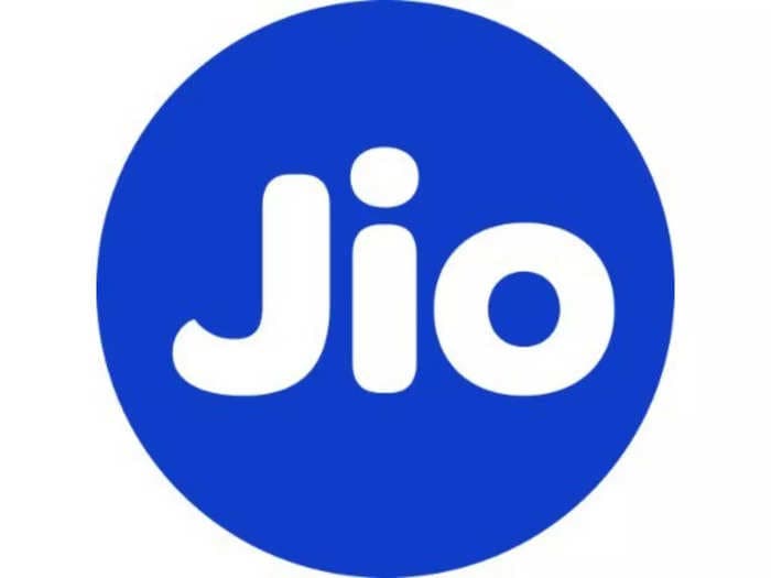 Reliance Jio’s net profit up 3.2% sequentially at ₹4881 crore in Q3 on better subscriber mix