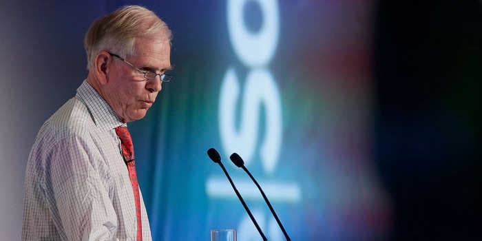 Legendary investor Jeremy Grantham says the stock market could crash 50% this year as the bubble enters its 'final phase'