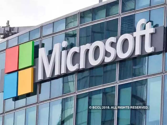 Microsoft logs slowest quarter growth in 6 years, PC sales nosedive