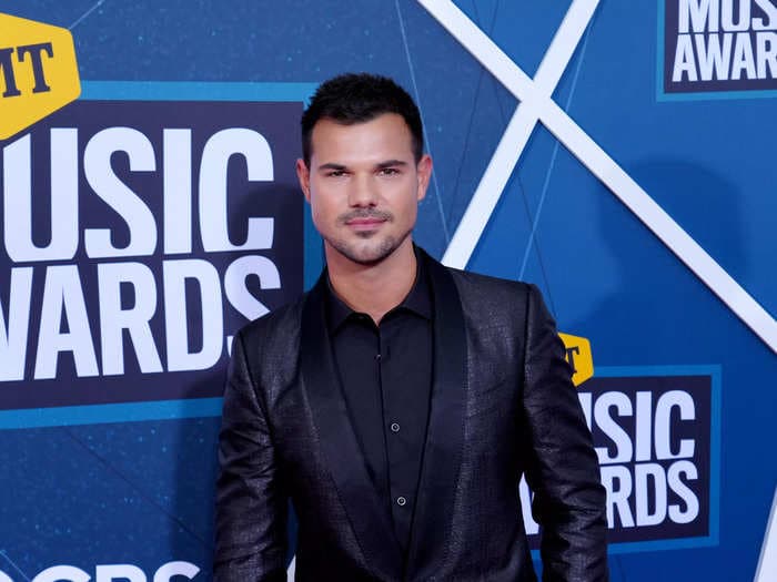 Taylor Lautner struggled with body image issues after the 'Twilight' movies ended