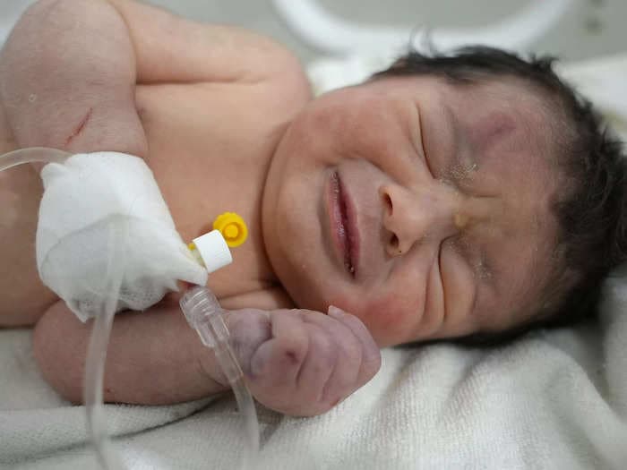 Video: Newborn saved from the rubble of earthquake in Syria where her mother died after giving birth