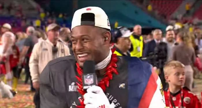 Chiefs receiver finds out on live TV that the Super Bowl win meant a $1 million bonus, doubling his salary for the year