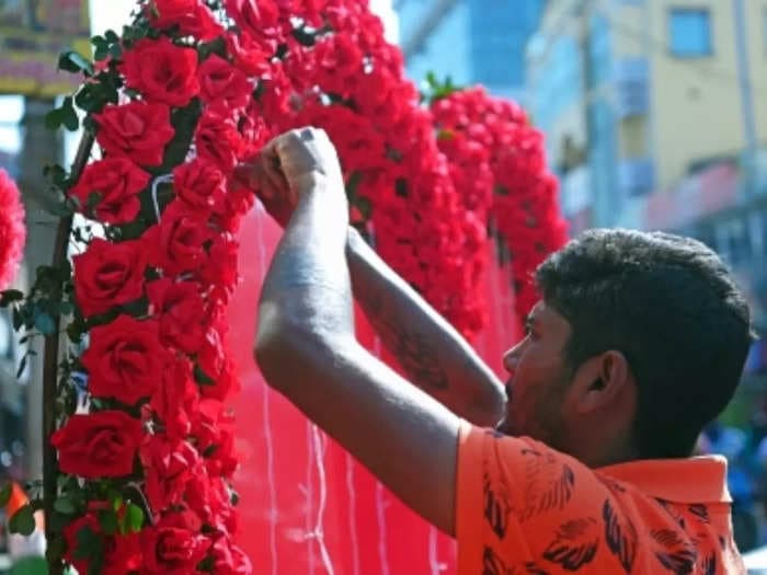 Love is in the air, rose shipments at Bangalore airport went up 14% on V-day