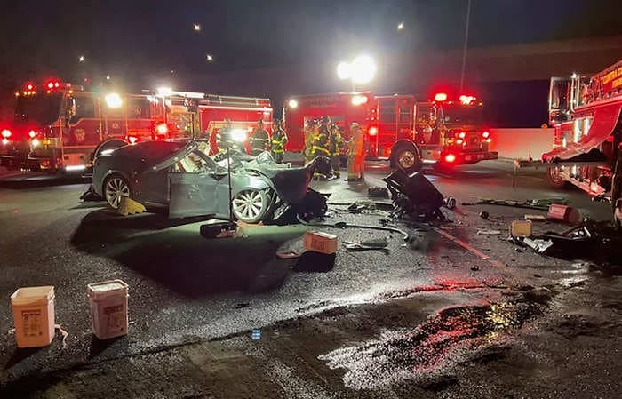 Government launches investigation into deadly Tesla accident on California highway over possible use of automated driver technology