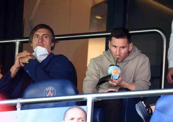 Lionel Messi's father reportedly fuels speculation of son's possible return to Barcelona after lackluster results at PSG