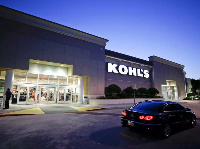 Kohl's blamed its rough quarter on a squeezed middle class, but one analyst says it's because stores are a mess