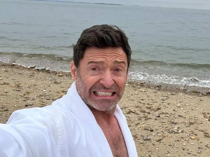 Hugh Jackman consuming 8,000 calories daily to bulk up for Wolverine