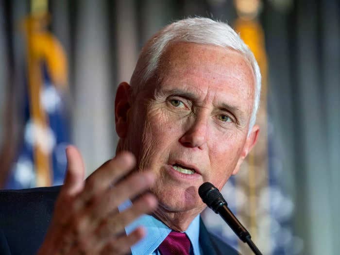 Distancing himself further from Trump, Mike Pence praises journalists who 'never stopped reporting' about the Capitol riot and says they 'keep us a democracy'