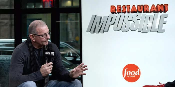 Celebrity chef Robert Irvine shares the No. 1 sign an eatery needs a 'Restaurant: Impossible' makeover