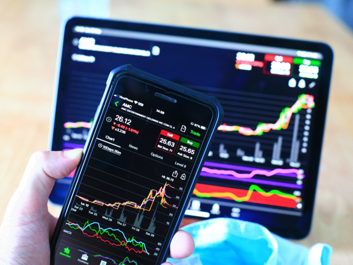 About 7 in 10 investors unable to generate even benchmark index returns, says Samco-Nielsen survey