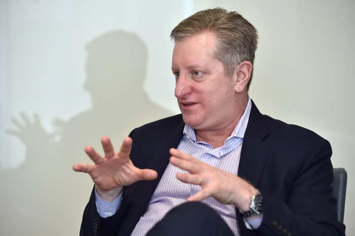 'Big Short' investor Steve Eisman says it'll be bad news for stocks if the banking crisis causes the Fed to pause: 'You should be scared'