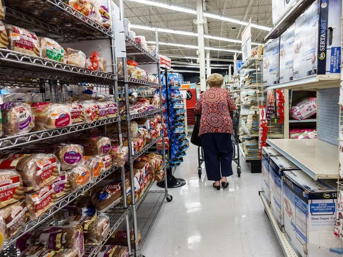 A perfect storm of food-stamp cuts and low tax refunds is looming &mdash; and discount chains like Dollar General and Big Lots could feel the pain