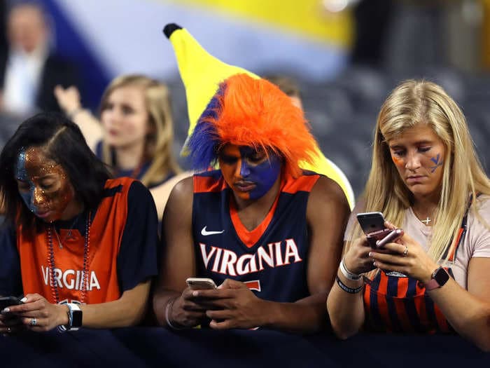 Don't lose your life savings on your phone: A millennial with a sports-betting addiction explains how he's cut back as March Madness hype mounts