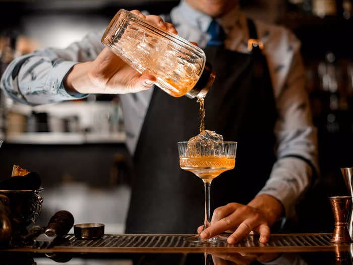 Bartenders share 9 ways you're wasting money on drinks