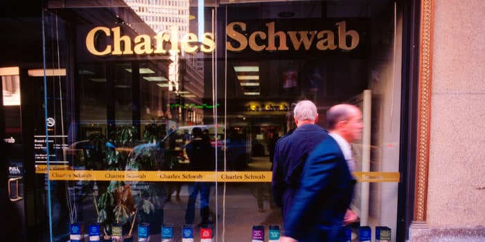 A top investor in Charles Schwab sold its entire $1.4 billion stake as the brokerage fell victim to the banking turmoil