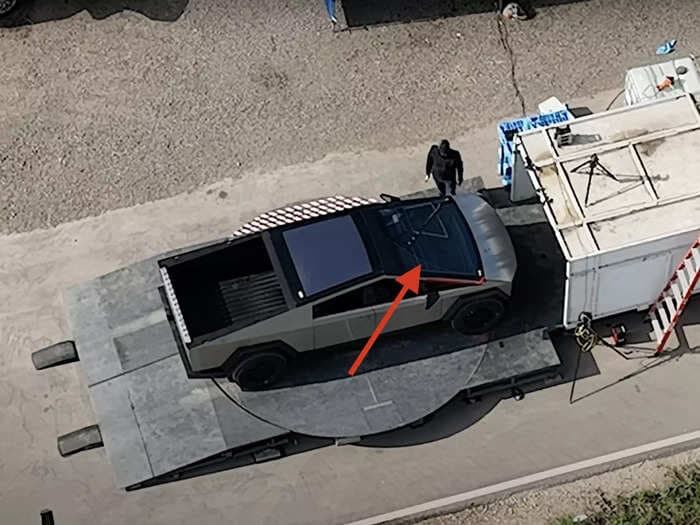 Drone footage shows Tesla Cybertruck's single large windshield wiper in action