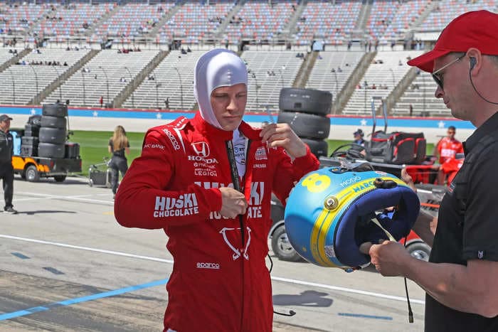 New helmet design for Indy 500 champ and former F1 driver Marcus Ericsson pays tribute to his native Sweden