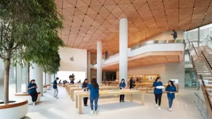 First day, first show: Business Insider sent its mystery shopper to Apple’s flagship store in Mumbai and was surprised