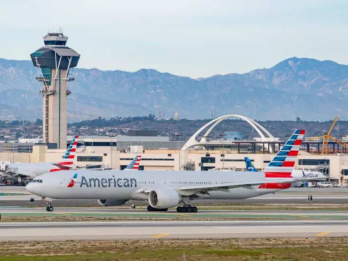 American Airlines plane forced to return to Ohio airport after possible bird strike, FAA says