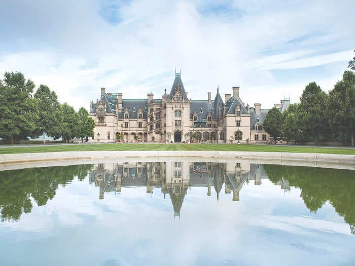 Take a look inside the largest house in the US &mdash; a Vanderbilt's 130-year-old private mansion with 35 bedrooms, 43 bathrooms, and 65 fireplaces