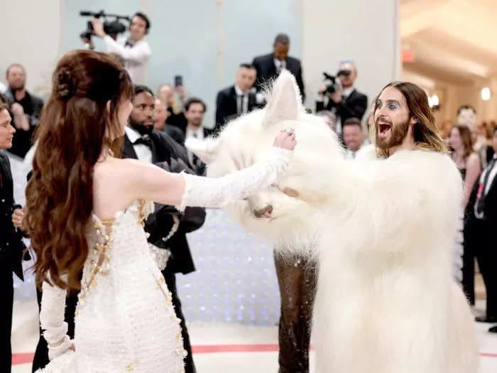 Candid photos show the best celebrity interactions inside the 2023 Met Gala