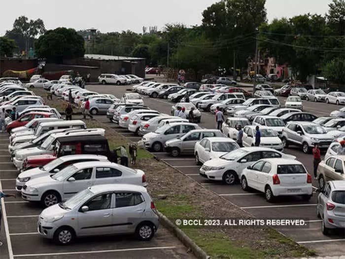 Retail vehicle sales decline 4% in April, says FADA as it remains cautious about May