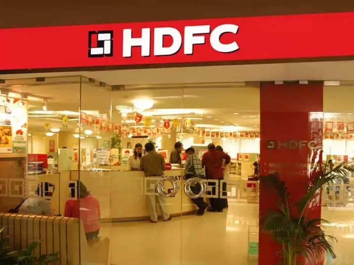 HDFC Q4 net profit jumps 20% to ₹4,425 crore, declares interim dividend of ₹44 per share