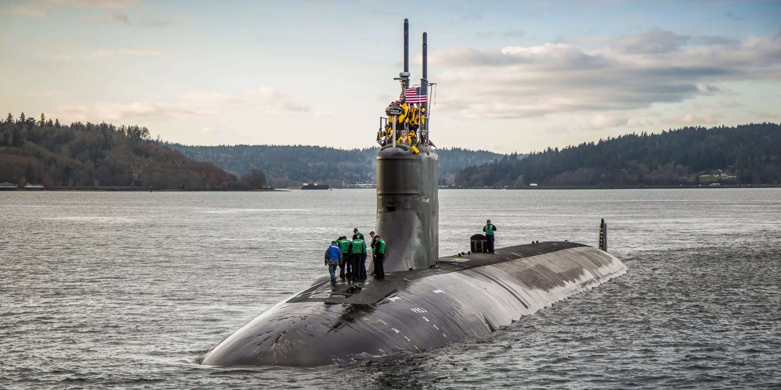 US Nuclear-powered Submarine That Ran Into An Underwater Mountain In ...