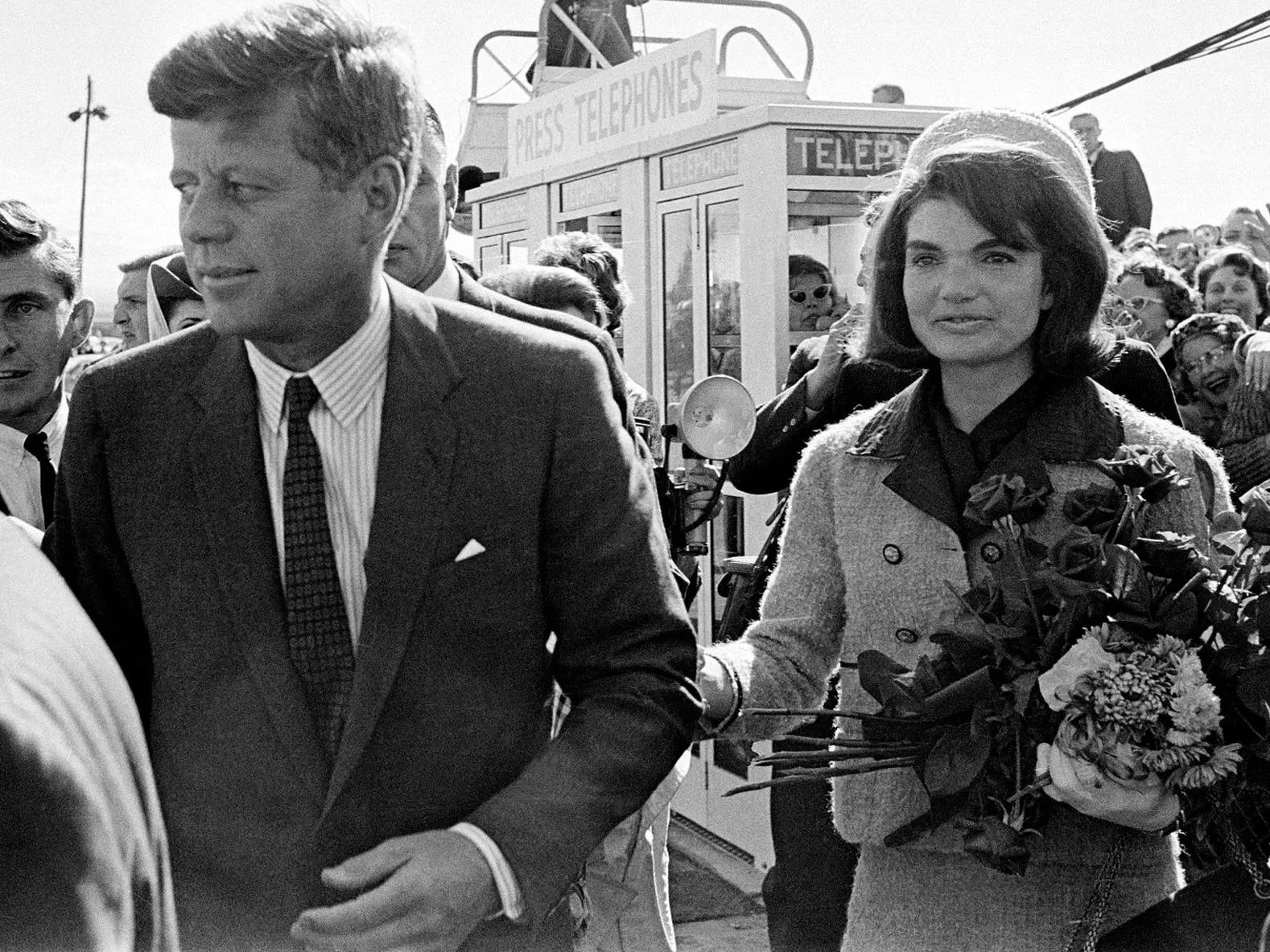 Jackie Kennedy confronted her psychiatrist about also treating Marilyn ...